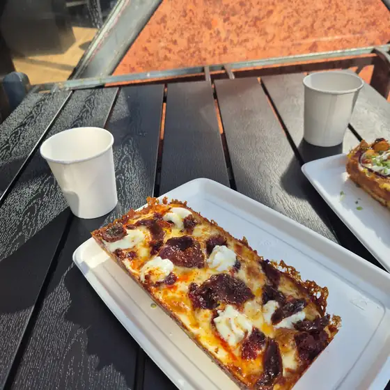Slice na tacce